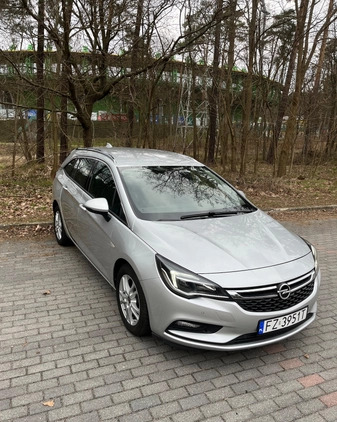 Opel Astra cena 44800 przebieg: 147300, rok produkcji 2018 z Góra małe 326